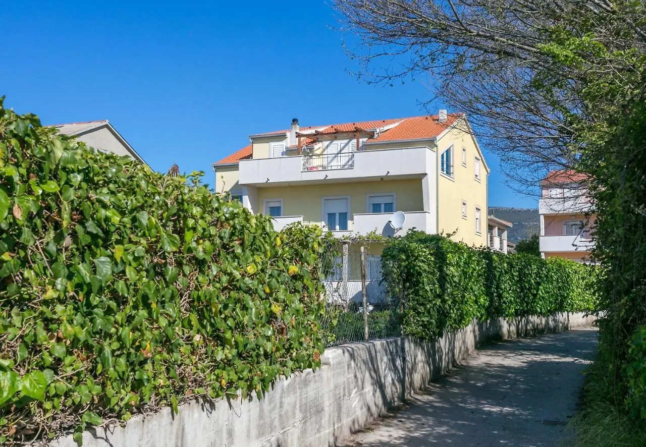 Apartments By The Sea Kastel Stafilic, Kastela - 21145